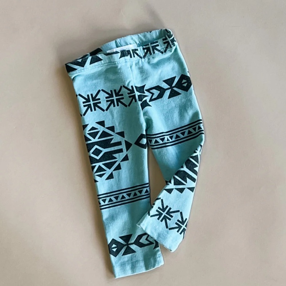 Joah Love Capri Leggings